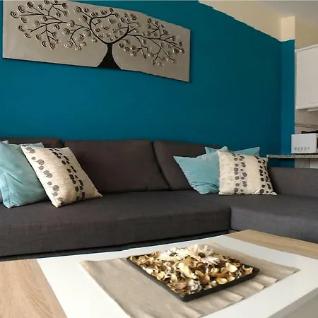 Almi Con Terrazza Apartamento *
